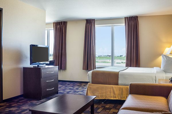 Quality Inn & Suites Minot